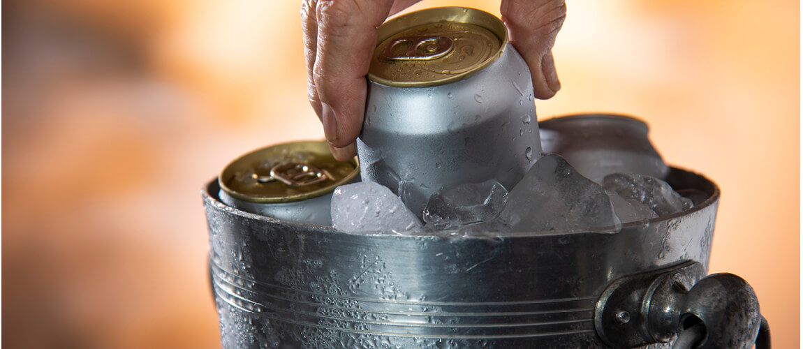 Latas são ótimas companhias para a cerveja