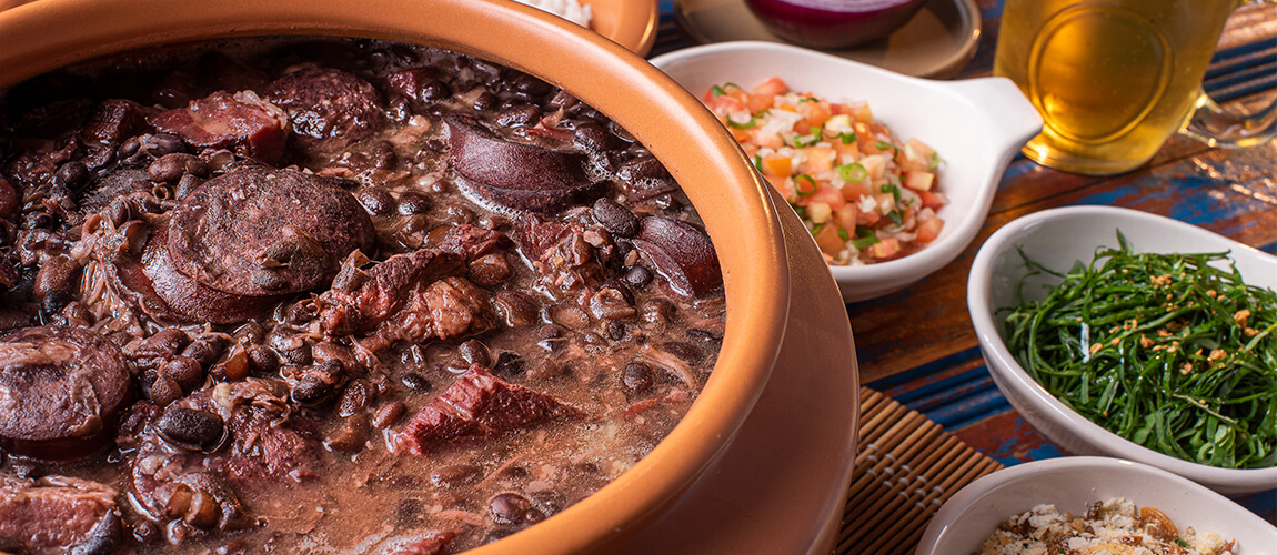 3 caminhos para harmonizar cervejas com feijoada