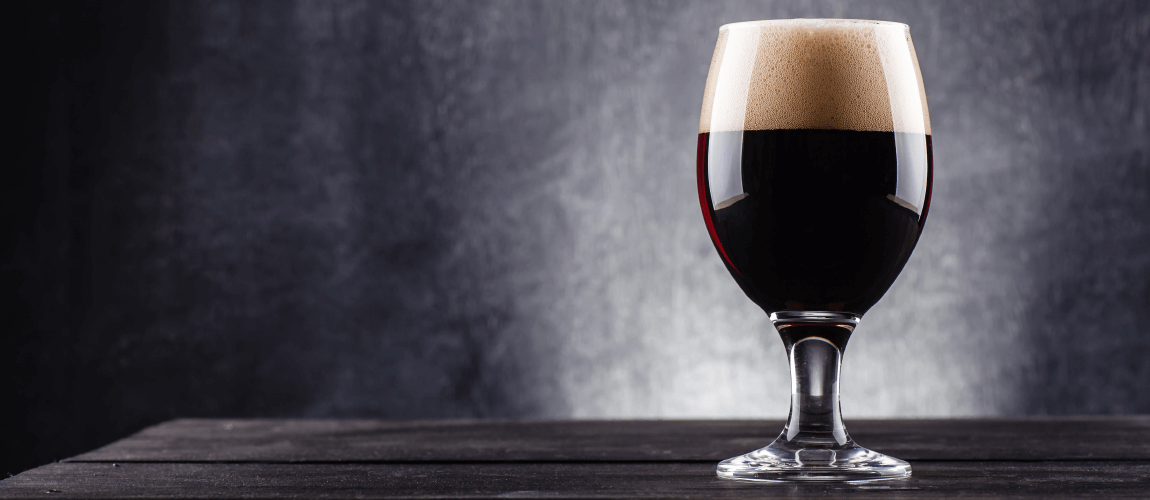 Escura e levemente amarga: Conheça a cerveja Porter