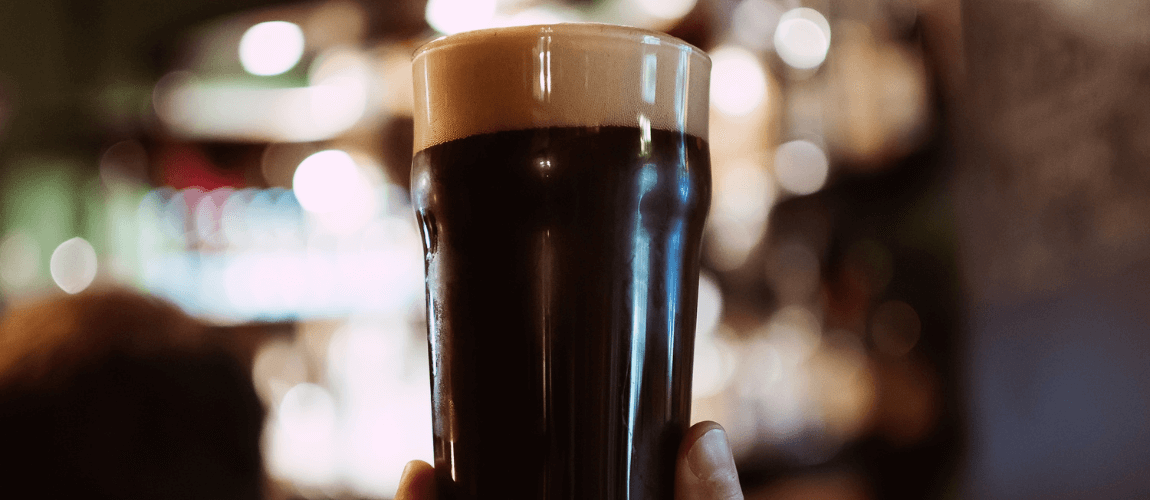 Stout: Tudo o que você precisa saber sobre esse estilo de cerveja escura