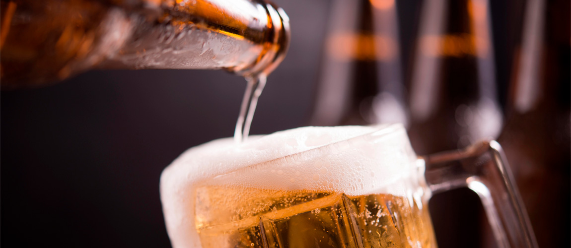 Cerveja tem açúcar? Entenda como a fermentação influencia o dulçor da bebida